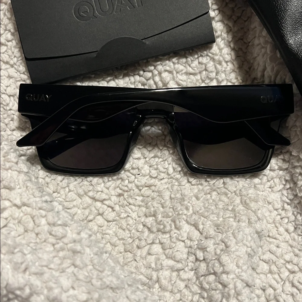 NWT QUAY FAST LANE SUNGLASSES